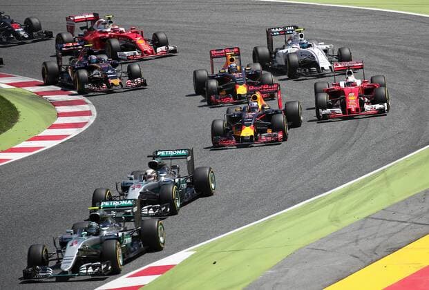 Formel 1, GP von Spanien, Unfall der beiden Mercedes in der ersten Runde BARCELONA: may 15- SPAIN: Lewis Hamilton and Nico Rosberg during the race of the GP Spain of Formula 1, held at the Barcelona-Catalunya Circuit, on may 15, 2016. Photo: Joan Valls Urbanandsport Cordon Press  xJoanxValls Urbanandsportx xGP-SPAIN-FORMULA-1x