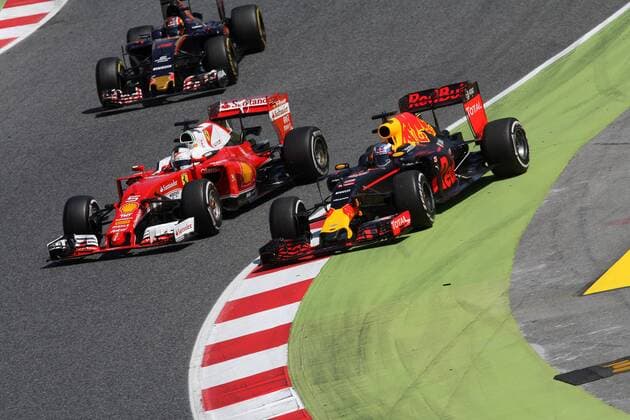 Spanish Grand Prix, Barcelona 12 - 15 May 2016 15.05.2016- Race 2, Sebastian Vettel (GER) Scuderia Ferrari SF16-H and Daniel Ricciardo (AUS) Red Bull Racing RB12 