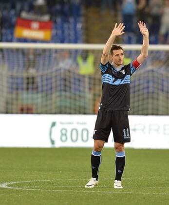 Fußball, Lazio Rom, Miroslav Klose wird verabschiedet May 15, 2016 - Rome, Italy - Miroslav Klose greets the Lazio fans before the Italian Serie A football match between S.S. Lazio and A.C. Fiorentina at the Olympic Stadium in Rome, on May 15, 2016. SS Lazio v ACF Fiorentina - Serie A  - ZUMAn230