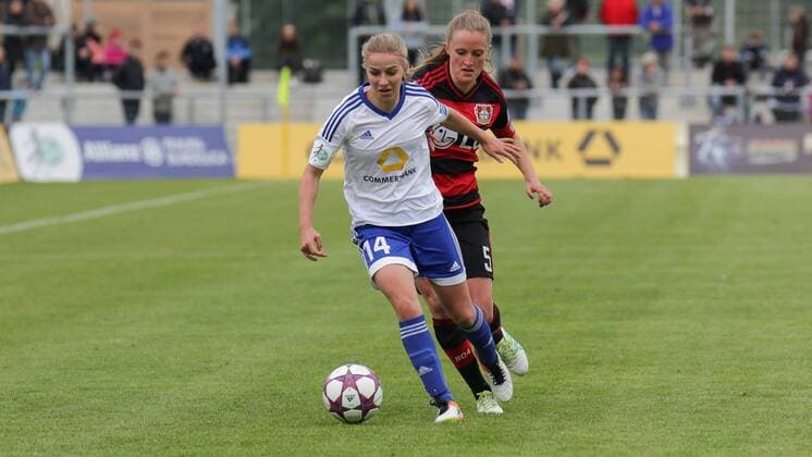 v.li.: Jackie Groenen (Frankfurt, 14), Marisa Henrike Ewers (B04, 5), Fussball, Allianz Frauen-Bundesliga, 1. FFC Frankfurt - Bayer 04 Leverkusen, xozx