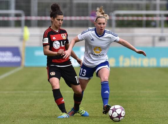 16.05.2016, xblx, Fussball 1.Bundesliga Damen, 1.FFC Frankfurt - Bayer 04 Leverkusen, emspor, v.l. Kristina Sundov (Bayer 04 Leverkusen Damen), Marith Priessen (1.FFC Frankfurt) Frankfurt am Main