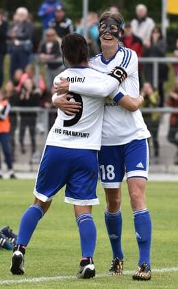 16.05.2016, xblx, Fussball 1.Bundesliga Damen, 1.FFC Frankfurt - Bayer 04 Leverkusen, emspor, v.l. Yuki Ogimi (1.FFC Frankfurt), Kerstin Garefrekes (1.FFC Frankfurt), Goal scored, Tor zum 1:0 durch Yuki Ogimi (1.FFC Frankfurt), celebrate the goal, Torjubel Frankfurt am Main