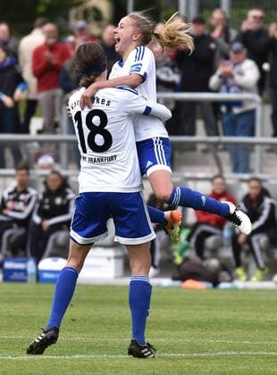 16.05.2016, xblx, Fussball 1.Bundesliga Damen, 1.FFC Frankfurt - Bayer 04 Leverkusen, emspor, v.l. Kerstin Garefrekes (1.FFC Frankfurt), Jackie Groenen (1.FFC Frankfurt), Goal scored, Tor zum 2:0 durch Jackie Groenen (1.FFC Frankfurt), celebrate the goal, Torjubel Frankfurt am Main