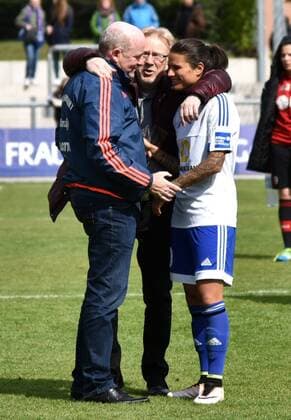 16.05.2016, xblx, Fussball 1.Bundesliga Damen, 1.FFC Frankfurt - Bayer 04 Leverkusen, emspor, v.l. Manager Siegfried Dietrich (1.FFC Frankfurt), Bodo Adler, Dzsenifer Marozsan (1.FFC Frankfurt) Frankfurt am Main