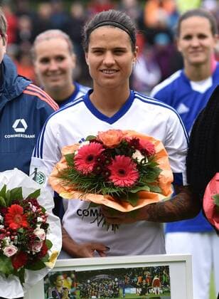 16.05.2016, xblx, Fussball 1.Bundesliga Damen, 1.FFC Frankfurt - Bayer 04 Leverkusen, emspor, v.l. Dzsenifer Marozsan (1.FFC Frankfurt), Verabschiedung, Ehrung Frankfurt am Main