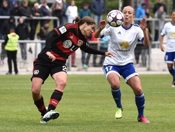 16.05.2016, xblx, Fussball 1.Bundesliga Damen, 1.FFC Frankfurt - Bayer 04 Leverkusen, emspor, v.l. Annike Krahn (Bayer 04 Leverkusen Damen), Mandy Islacker (1.FFC Frankfurt) Frankfurt am Main