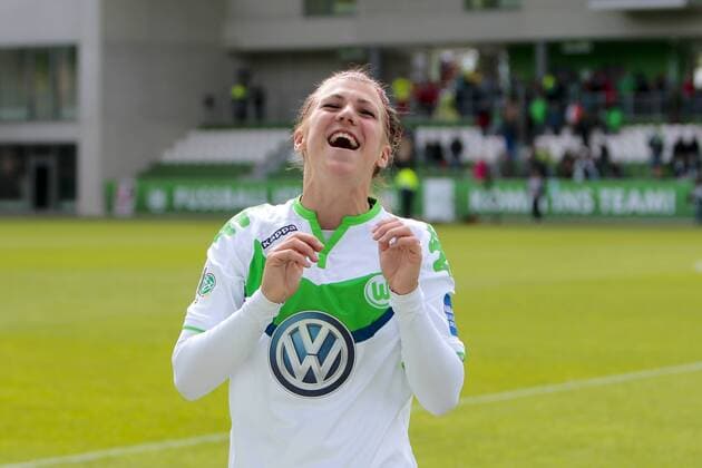 Fußball, Allianz Frauen Bundesliga, VfL Wolfsburg - 1 . FC Köln; Luisa Wensing (Wolfsburg, 2) Jubel nach dem Abpfiff, Jubel nach Spielende, Freude, Emotion. xtgx