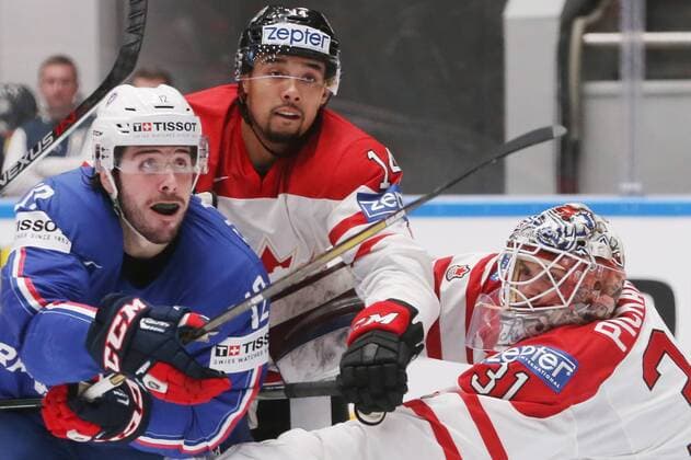 ST. PETERSBURG, RUSSIA. MAY 16, 2016. France s Valentin Claireaux, Canada s Matt Dumba and Canada s goalie Calvin Pickard (L-R) in their 2016 IIHF World Championship WM Weltmeisterschaft Preliminary Round Group B Ice hockey Eishockey match at Yubileyny Sports Palace. The Canadian Team won the game 4:0. Sergei Savostyanov TASS  TS023406