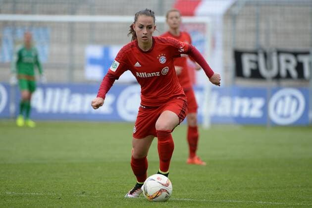 v.li.: Sara Ilonka Däbritz (Sara Daebritz, FC Bayern München, FCB, 33) Freisteller, Einzelbild, Aktion, Action , Fussball, Allianz Frauen-Bundesliga, FC Bayern München - TSG 1899 Hoffenheim, xslx