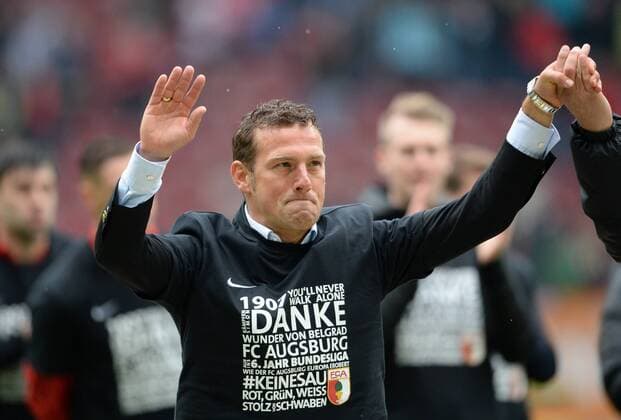 Trainer Markus WEINZIERL (A), Jubel, jubeln, Freude, Sieg, freuen, Erfolg, Geste, Gestik, Fussball 1. Bundesliga, 34. Spieltag, FC Augsburg (A) - Hamburger SV (HH) 1:3, am 14.05.2016 in Augsburg Deutschland. Â