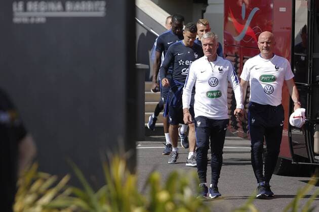 Fußball, EURO 2016, Trainingslager der Nationalmannschaft Frankreichs in Biarritz Nationalteam Frankreich Fußball Regina Biarritz Hotel & Spa Didier Deschamps - Guy Stephan - Hatem Ben Arfa - Lucas Digne FOOTBALL : Nationalteam Frankreich - Biarritz - 17 05 2016 Photomobilex 