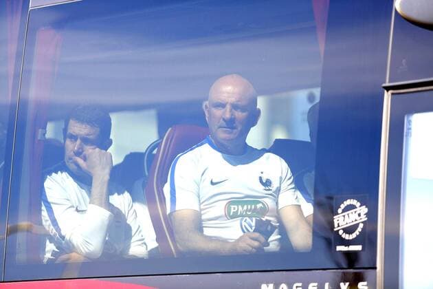 Fußball, EURO 2016, Trainingslager der Nationalmannschaft Frankreichs in Biarritz Nationalteam Frankreich Fußball Regina Biarritz Hotel & Spa bus - staff - Guy Stephan FOOTBALL : Nationalteam Frankreich - Biarritz - 17 05 2016 Photomobilex 