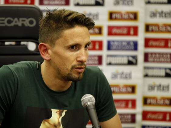 Uruguayan national soccer team player Gaston Ramirez delivers a presser at the Celeste Complex in Montevideo, Uruguay, 17 May 2016. URUGUAYAN NATIONAL SOCCER TEAM TRAINING SESSION !ACHTUNG: NUR REDAKTIONELLE NUTZUNG!  MON005 20160517-635991262785630686