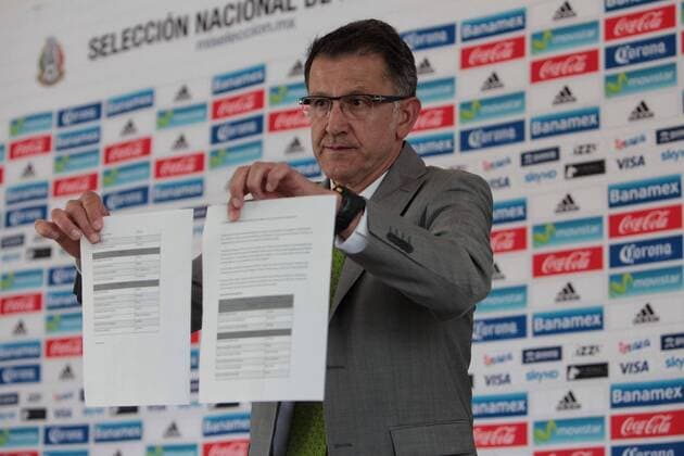 Mexican national soccer team coach Colombian Juan Carlos Osorio presents the players that will form the team of Copa America during a presser in Mexico City, Mexico, 17 May 2016. Osorio dispensed with Carlos Vela and brothers Giovani and Jonathan dos Santos to face the Centenary of the Copa America that will be celebrated between 3 and 26 June at the United States. EFE Sashenka Gutierrez MEXICAN NATIONAL SOCCER TEAM COACH PRESENTS PLAYERS FOR COPA AMERICA !ACHTUNG: NUR REDAKTIONELLE NUTZUNG!  MEX002 20160518-635991321676722081