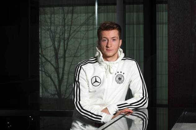 Fußball, Fotoshooting mit Marco Reus Fussball Berlin 24.03.2016 Deutsche Nationalmannschaft DFB Marco Reus