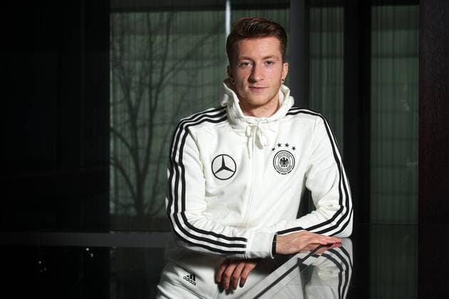 Fußball, Fotoshooting mit Marco Reus Fussball Berlin 24.03.2016 Deutsche Nationalmannschaft DFB Marco Reus