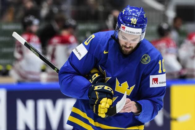 160519 Sveriges Johan Fransson deppar under kvartsfinalen i Ishockey-VM mellan Kanada och Sverige den 19 maj 2016 i St Petersburg.  Copyright: LUDVIGxTHUNMAN BB160519LT067