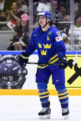 160519 Sveriges Mikael Backlund deppar under kvartsfinalen i Ishockey-VM mellan Kanada och Sverige den 19 maj 2016 i St Petersburg.  Copyright: LUDVIGxTHUNMAN BB160519LT077