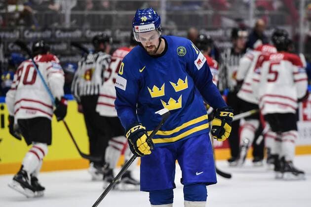 160519 Sveriges Johan Fransson deppar efter att Kanada gjort 5-0 under kvartsfinalen i Ishockey-VM mellan Kanada och Sverige den 19 maj 2016 i St Petersburg.  Copyright: LUDVIGxTHUNMAN BB160519LT092