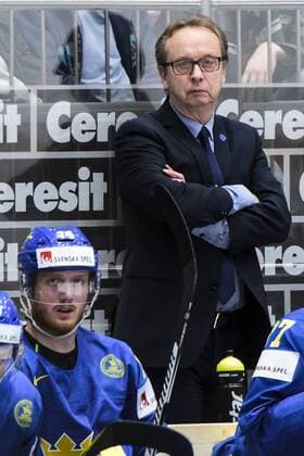 160519 Sveriges förbundskapten Pär Marts under kvartsfinalen i Ishockey-VM mellan Kanada och Sverige den 19 maj 2016 i St Petersburg.  Copyright: LUDVIGxTHUNMAN BB160519LT093