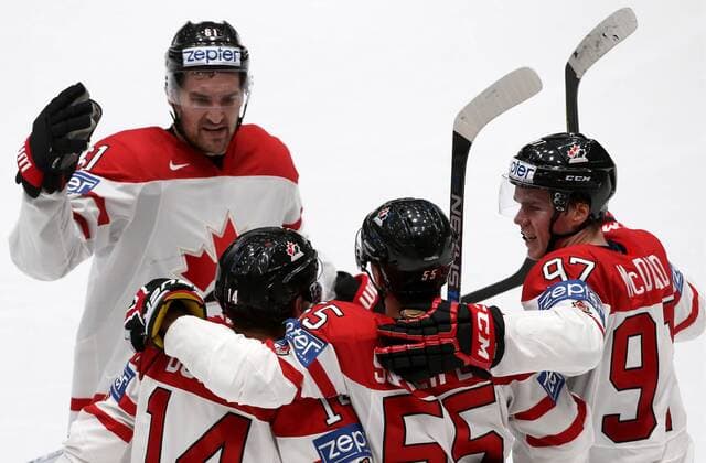 Canada s Mark Stone, Matt Dumba, Mark Scheifele, and Connor McDavid (L-R) celebrate scoring in their 2016 IIHF World Championship WM Weltmeisterschaft quarter-final Ice hockey Eishockey match against Sweden at the Yubileyny Sports Palace in St. Petersburg, Russia, May 19, 2016. Alexander Demianchuk TASS  TS023C73