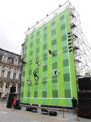 Veranstaltung zur bevorstehenden Fussball EM 2016 vor dem Rathaus - Hotel de Ville - in Paris, Frankreich - 20 05 2016 JBAutissier Panoramic 