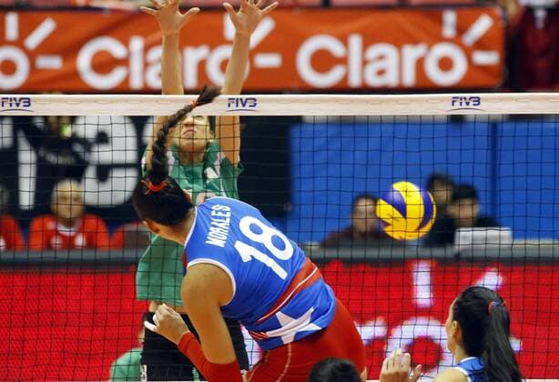 Puerto Rican Lynda Morales (C) in action against Algeria during their Pre-Olympic match ahead Olympic Games Olympische Spiele Olympia OS Rio 2016, at Roberto Clemente stadium in San Juan, Puerto Rico, 20 May 2016. PUERTO RICO - ALGERIA !ACHTUNG: NUR REDAKTIONELLE NUTZUNG!  SJ01 20160521-635993998121349846