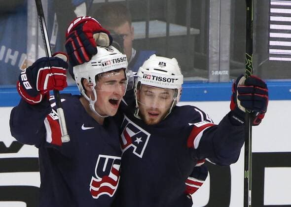 Eishockey, WM Halbfinale, USA - Kanada US Dylan Larkin (L) and Tyler Motte celebrate scoring in the 2016 IIHF World Championship WM Weltmeisterschaft semifinal Ice hockey Eishockey match against Canada at VTB Ice Palace in Moscow, Russia, May 21, 2016. Artyom Korotayev TASS  TS023FD7