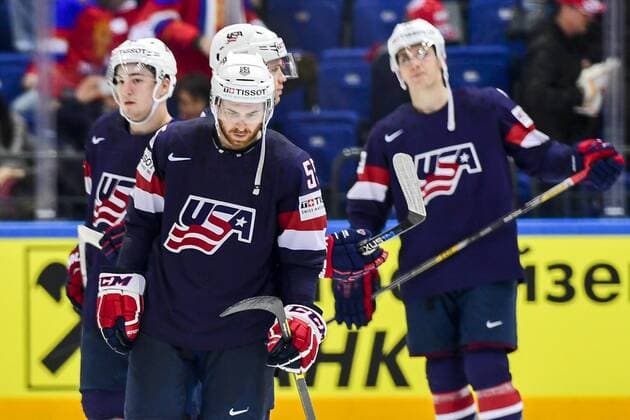 Eishockey, WM Halbfinale, USA - Kanada 160521 USA:s David Warsofsky deppar efter semifinalen i Ishockey-VM mellan Kanada och USA den 21 maj 2016 i Moskva.  Copyright: LUDVIGxTHUNMAN BB160521LT105