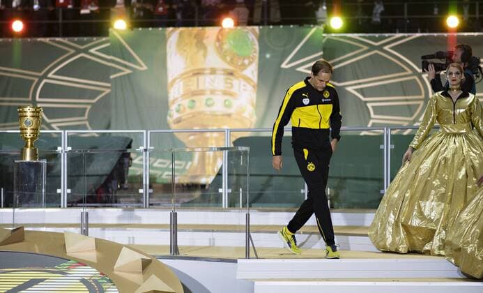 Berlin, 21.05.2016, Olympiastadion Trauriger Abgang von Trainer Thomas Tuchel (BvB) Bayern München - Borussia Dortmund