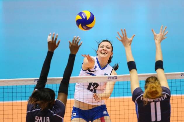 Volleyball, Damen Olympia Quali, Italien - Kasachstan Radmila Beresneva (KAZ), MAY 22, 2016 - Volleyball : Women s Volleyball World Final Qualification for the Rio de Janeiro Olympics 2016 match between Italy 3-0 Kazakhstan at Tokyo Metropolitan Gymnasium, Tokyo, Japan. NOxTHIRDxPARTYxSALES.  (mrva125906)