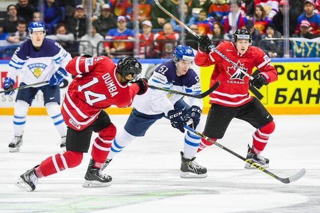 Eishockey, WM Finale, Finnland - Kanada 160522 Finlands Tomi Sallinen och Kanadas Matt Dumba under finalen i Ishockey-VM mellan Finland och Kanada den 22 maj 2016 i Moskva.  Copyright: LUDVIGxTHUNMAN BB160522LT062