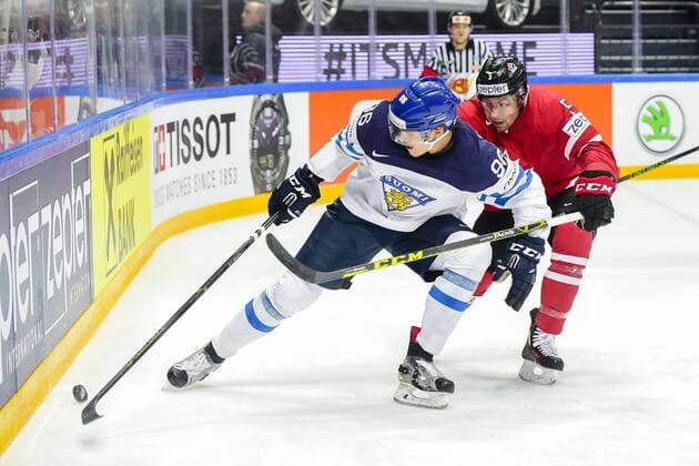 Eishockey, WM Finale, Finnland - Kanada 160522 Finlands Mikko Rantanen och Kanadas Cody Ceci under finalen i Ishockey-VM mellan Finland och Kanada den 22 maj 2016 i Moskva.  Copyright: LUDVIGxTHUNMAN BB160522LT070