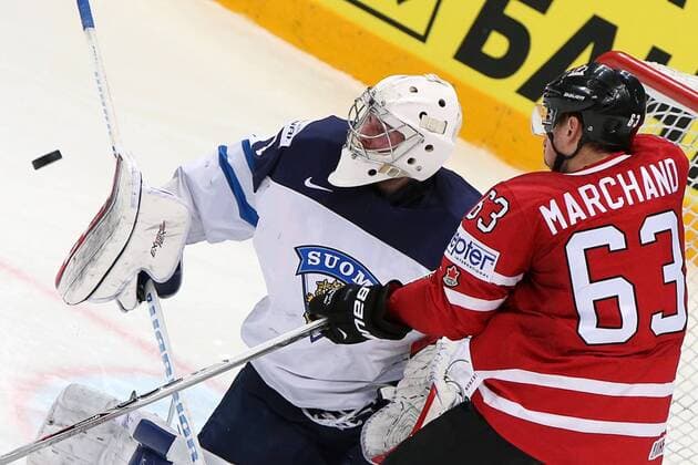 Eishockey, WM Finale, Finnland - Kanada Finland s goalie Mikko Koskinen (L) and Canada s Brad Marchand in their 2016 IIHF World Championship WM Weltmeisterschaft final Ice hockey Eishockey match at VTB Ice Palace in Moscow, Russia, May 22, 2016. Artyom Korotayev TASS  TS0241E8
