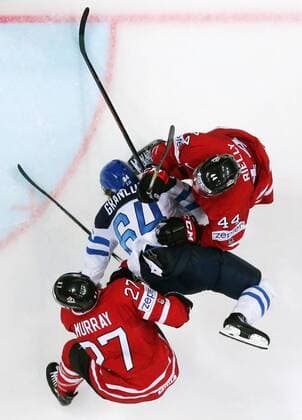 Eishockey, WM Finale, Finnland - Kanada Canada s Ryan Murray (L), Morgan Rielly (R) and Finland s Mikael Granlund (C) in action in their 2016 IIHF World Championship WM Weltmeisterschaft final Ice hockey Eishockey match at VTB Ice Palace in Moscow, Russia, May 22, 2016. The Canadian team won the game 2:0. Sergei Fadeichev TASS  TS0241ED