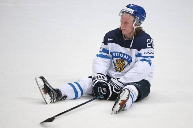 Bilder des Tages - SPORT Finland s Patrik Laine seen after losing the 2016 IIHF World Championship WM Weltmeisterschaft final Ice hockey Eishockey match against Canada at VTB Ice Palace in Moscow, Russia, May 22, 2016. The Canadian team won the game 2:0. The Canadian team won the game 2:0. Artyom Korotayev TASS  TS0241F9