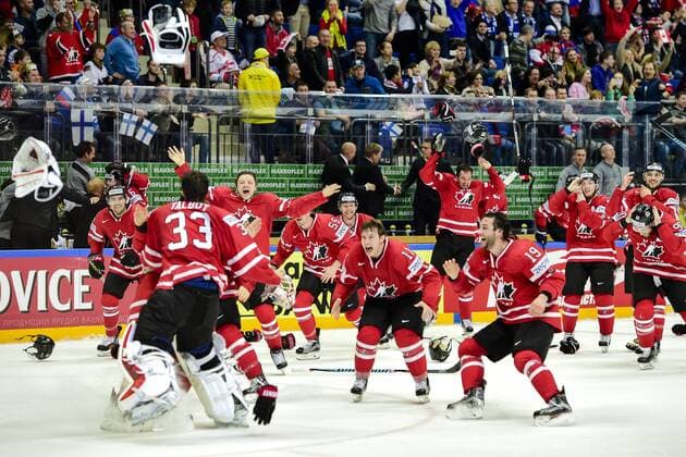 Eishockey, WM, Weltmeister Kanada 160522 Kanadas spelare jublar efter finalen i Ishockey-VM mellan Finland och Kanada den 22 maj 2016 i Moskva.  Copyright: LUDVIGxTHUNMAN BB160522LT138