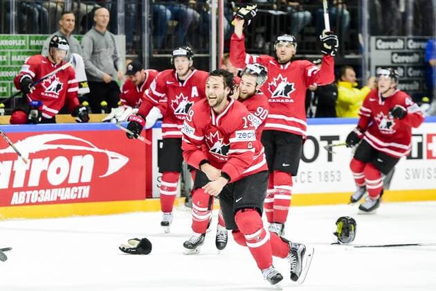 160522 Kanadas Derick Brassard jublar efter finalen i Ishockey-VM mellan Finland och Kanada den 22 maj 2016 i Moskva.  Copyright: LUDVIGxTHUNMAN BB160522LT160