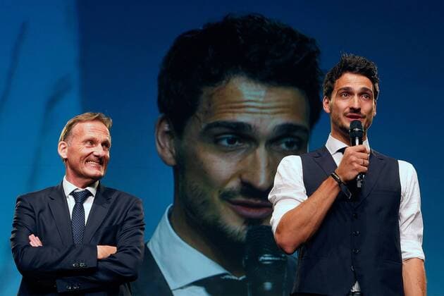 Bilder des Tages - SPORT Schwarz-Gelbe Nacht am 22.05.2016 im Station Berlin in Berlin Verabschiedung Mats Hummels Hans-Joachim Watzke ( Geschäftsführer Dortmund ), links - Mats Hummels ( Dortmund ), rechts xRx