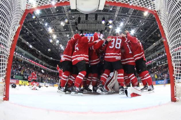 Canada s players celebrate scoring in the 2016 IIHF World Championship WM Weltmeisterschaft final Ice hockey Eishockey match against Finland at VTB Ice Palace in Moscow, Russia, May 22, 2016. The Canadian team won the game 2:0. Andre Ringuette HHOF-IIHF Images POOL TASS  TS024235