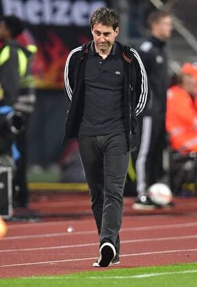 Fußball, Relegation, 1. FC Nürnberg enttäuscht nach verpasstem Aufstieg 23.05.2016 - Fussball - Saison 2015 2016 - Relegation - Rückspiel - 1. Bundesliga 2. Bundesliga - 1. FC Nürnberg Nuernberg FCN Club - SG Eintracht Frankfurt SGE - - Rene Weiler (Trainer 1.FC Nürnberg FCN )