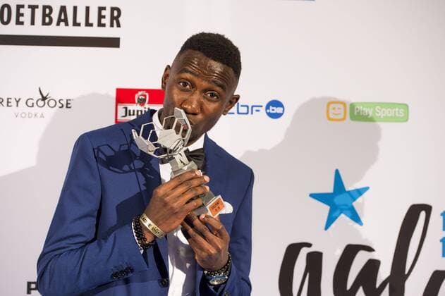 Genk s Wilfried Ndidi celebrates after winning the first edition of the Professional Soccer Player of the Year 2016 gala evening, Monday 23 May 2016, in Gent. LAURIExDIEFFEMBACQ  x04856663x