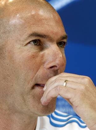 Fußball, CL Finale, Real Madrid PK Head coach of Real Madrid, French Zinedine Zidane, holds a press conference PK Pressekonferenz at the Santiago Bernabeu stadium in Madrid, Spain, 24 May 2014. Real Madrid will face Atletico Madrid in the UEFA Champions League final at the San Siro stadium in Milano, Italy, on 28 May. Real Madrid press conference !ACHTUNG: NUR REDAKTIONELLE NUTZUNG!  20160524-635996847115412261