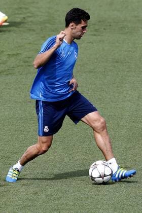 Fußball, CL Finale, Real Madrid Training Real Madrid s Alvaro Arbeloa takes part in a training session at the Valdebebas s sports complex in Madrid, Spain, 24 May 2014. Real Madrid will face Atletico Madrid in the UEFA Champions League final at the San Siro stadium in Milano, Italy, on 28 May. Real Madrid training session !ACHTUNG: NUR REDAKTIONELLE NUTZUNG!  20160524-635996884793343572