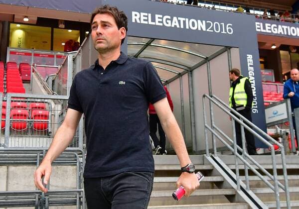 23.05.2016 - Fussball - Saison 2015 2016 - Relegation - Rückspiel - 1. Bundesliga 2. Bundesliga - 1. FC Nürnberg Nuernberg FCN Club - SG Eintracht Frankfurt SGE - - Rene Weiler (Trainer 1.FC Nürnberg FCN ) vor Spielbeginn