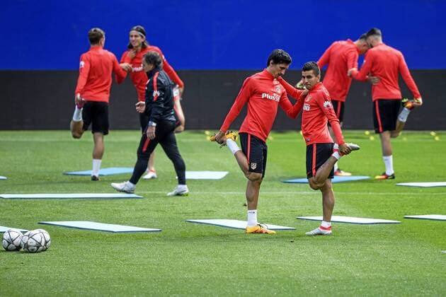 Atletico Madrid training session at Vicente Calderon. In this picture, Savic and Correa. xJUANxAGUADOx 