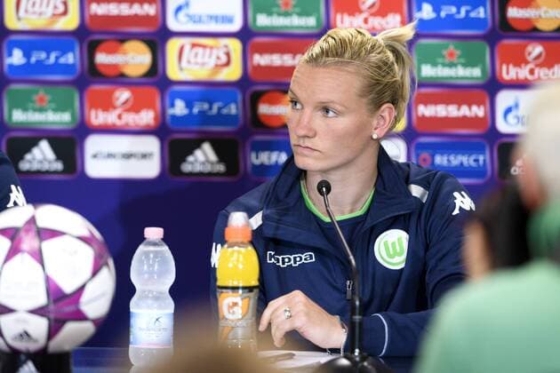 Fußball, Damen, CL Finale, VfL Wolfsburg PK und Training 160525 Wolfsburgs Alexandra Popp under en presskonferens med Wolfsburg inför finalen i Champions League den 25 maj 2016 i Reggio Emilia.  Copyright: CARLxSANDIN BB160525CS009