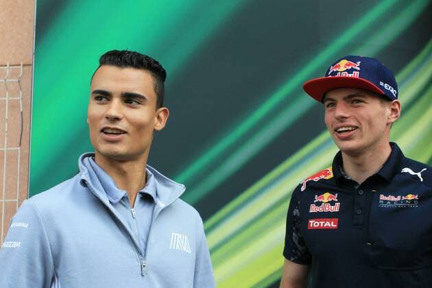 Formel 1, GP von Monaco 25.05.2016. Monaco, Monte Carlo. Formula 1 Grand Prix, drivers arrival and press conference PK Pressekonferenz day. Red Bull Racing & x2013; Max Verstappen talking with Manor Racing - Pascal Wehrlein xCraigxBoonx  ActionPlus11741419