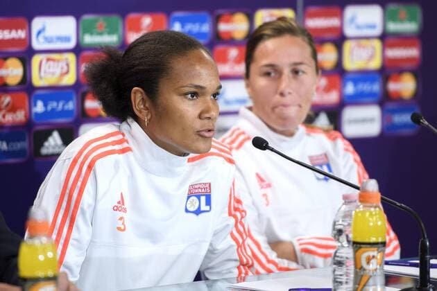 Fußball, Damen, CL Finale, Olympique Lyon PK und Training 160525 Lyons Wendie Renard under en presskonferens med Lyon inför finalen i Champions League den 25 maj 2016 i Reggio Emilia.  Copyright: CARLxSANDIN BB160525CS053