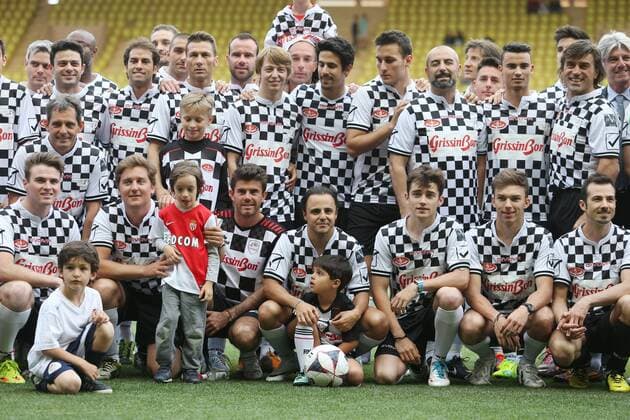Themen der Woche - Sport Bilder des Tages - SPORT Formel 1, GP von Monaco, Charity Football Match Monaco Grand Prix, Monte Carlo 25 - 29 May 2016 Line up at a charity football match. 24.05.2016. 
